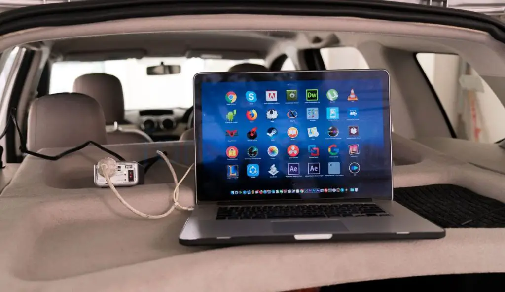 Belkin AC Anywhere  Charge your electronic devices in the car