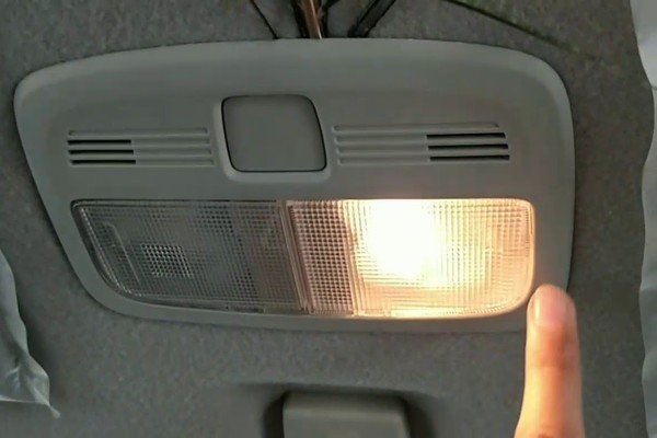 Car Dome Light Wont Turn On When Door Is Open