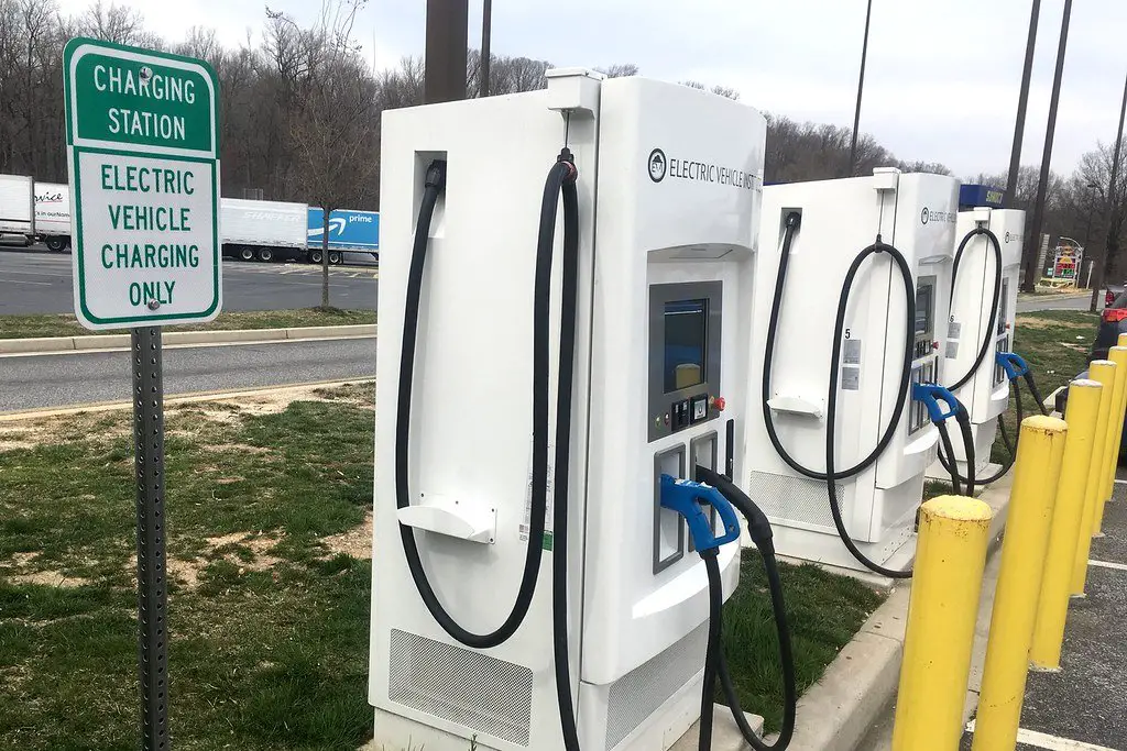 How Electric Car Charging Stations Work