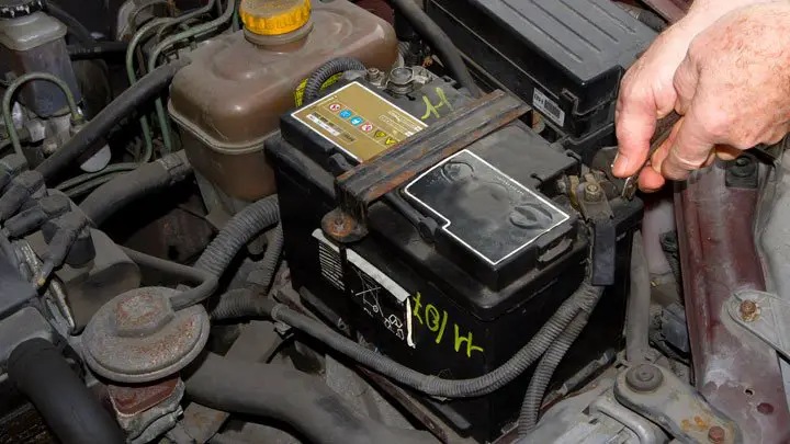 how long does it take to recharge a dead car battery by ...