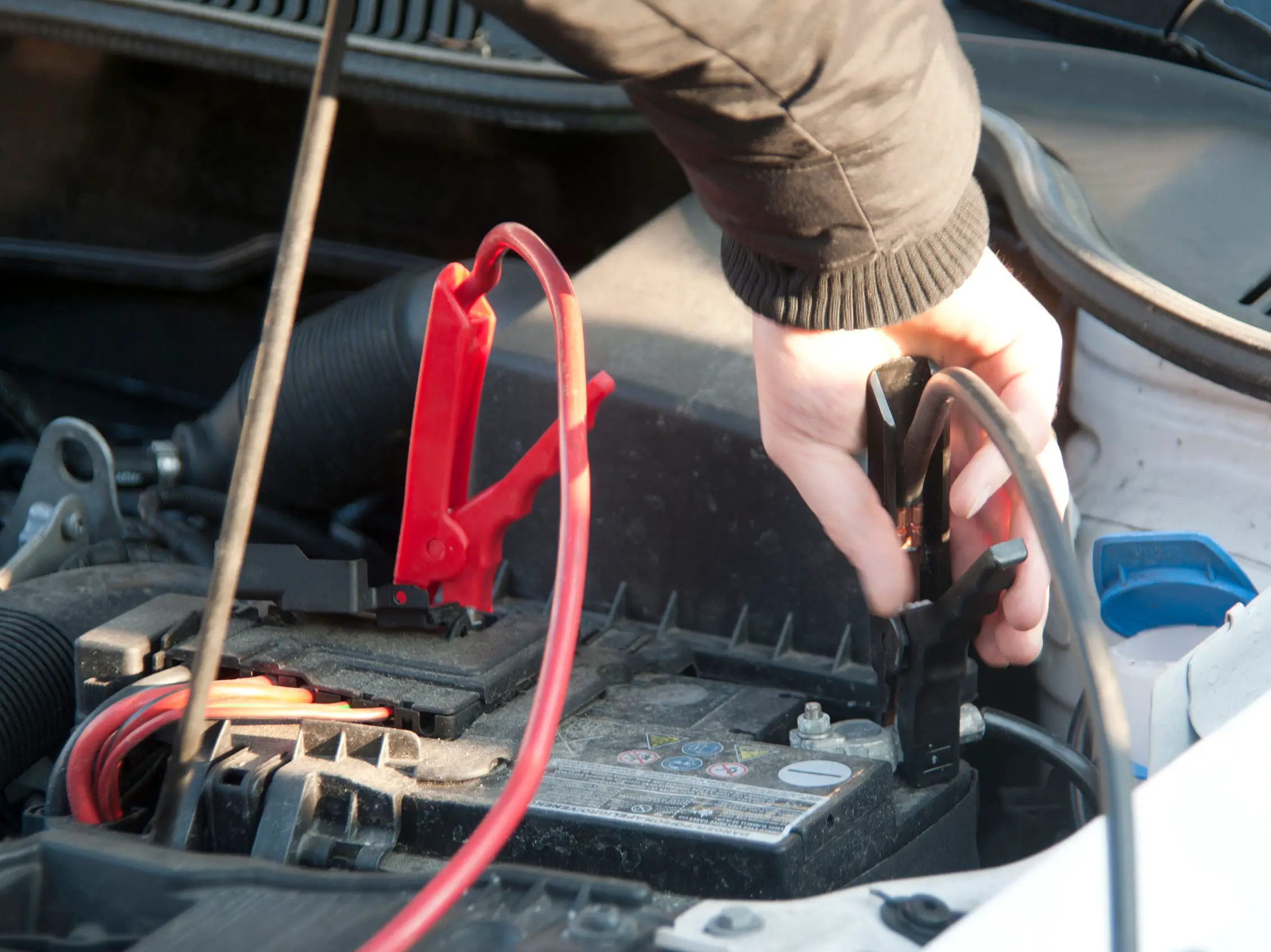 How Long Should You Charge A Dead Car Battery