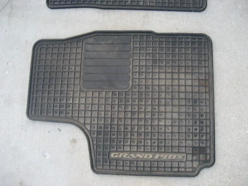 How to Clean Rubber Car Mats