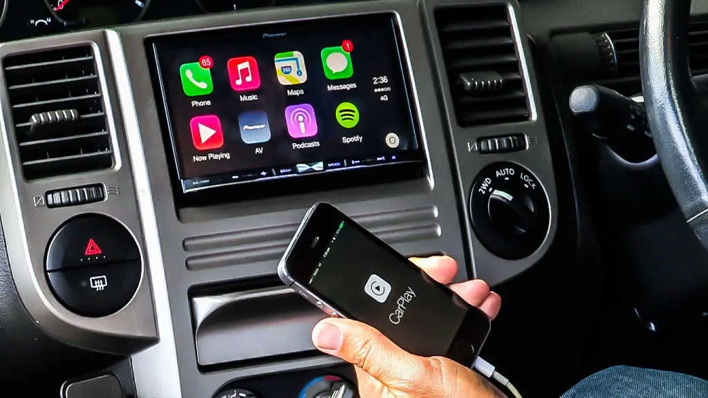 How to Connect Your Phone to Your Car Audio System ...