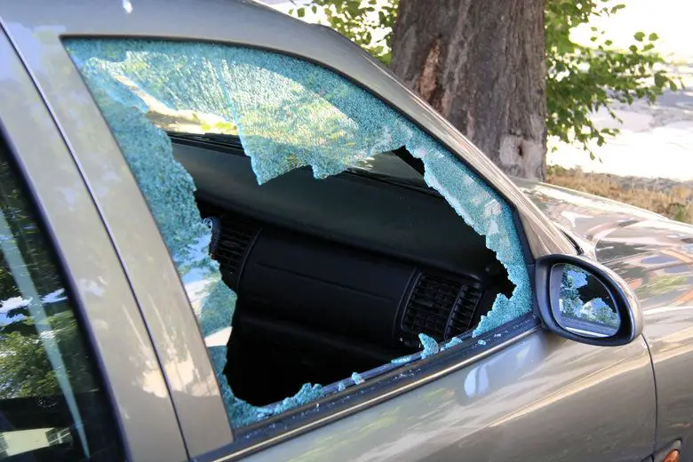 How to Cover a Broken Car Window: A List of Temporary ...