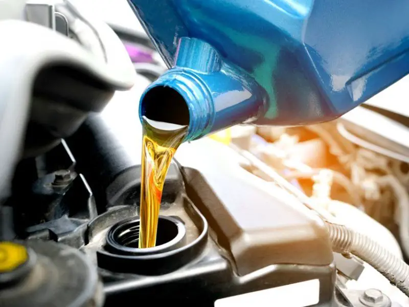 What Kind of Oil Does My Car Take? Types of and the Right ...
