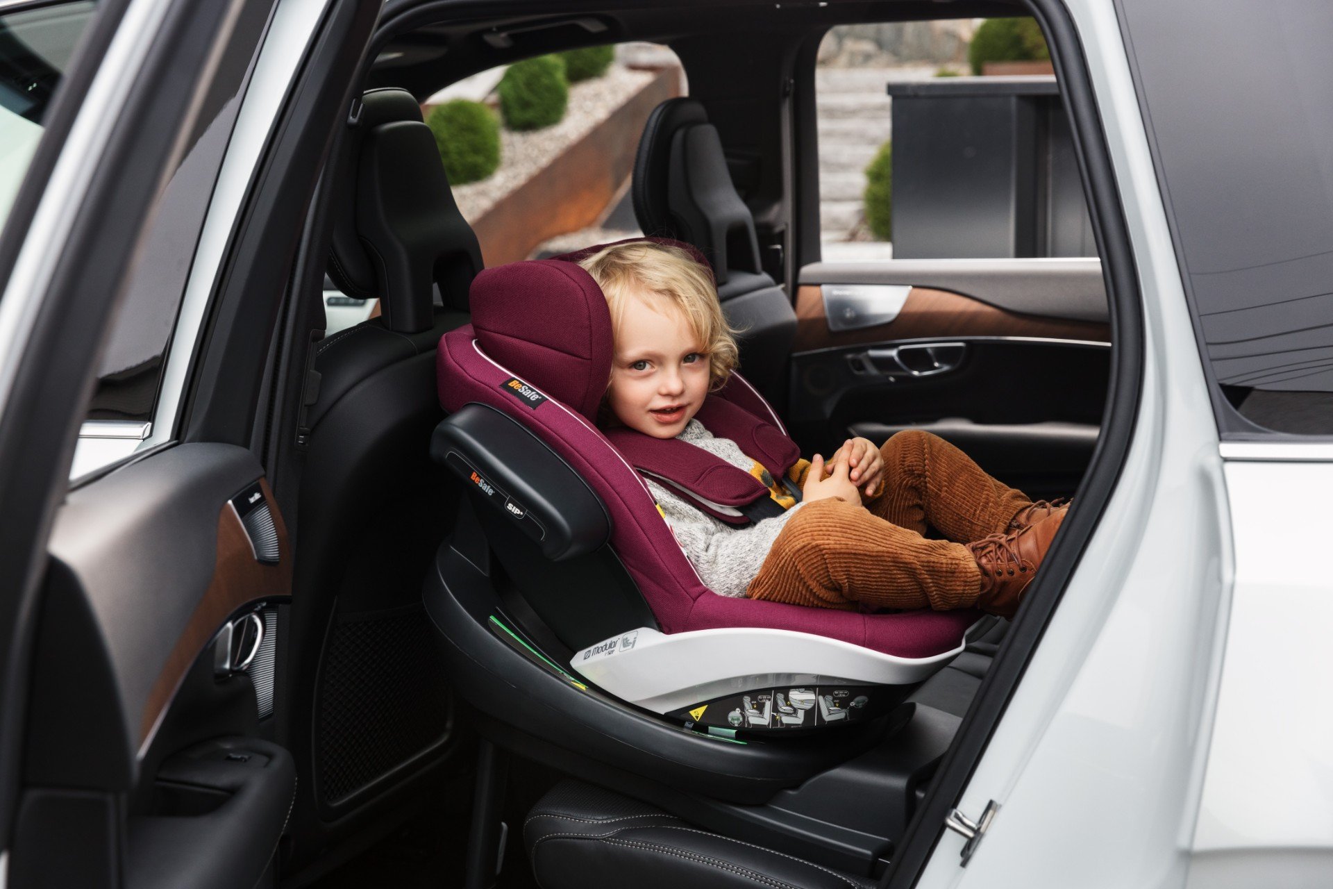 When to change car seats for children