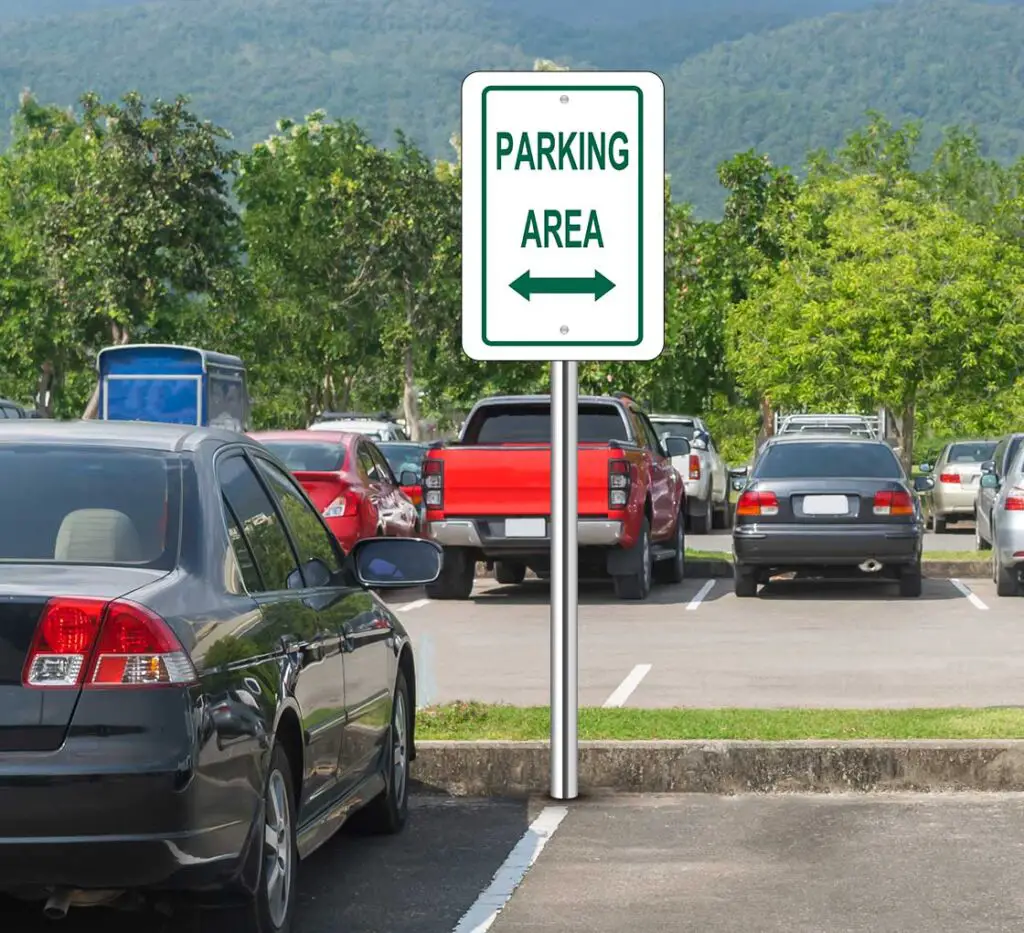 Why Custom Parking Signs Made of Vinyl Are Beneficial for Car Owners ...